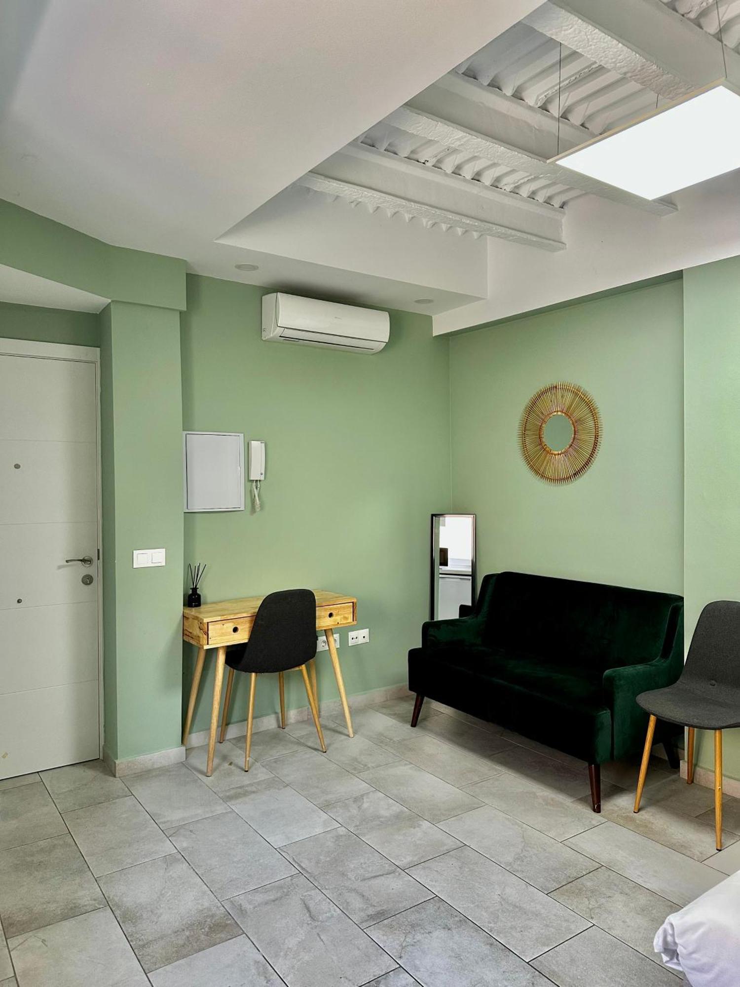 Lovely Studio Apartment Málaga Exterior foto